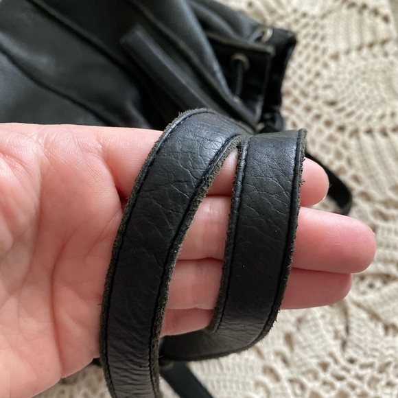 Kenneth Cole drawstring bag - Picture 12 of 16